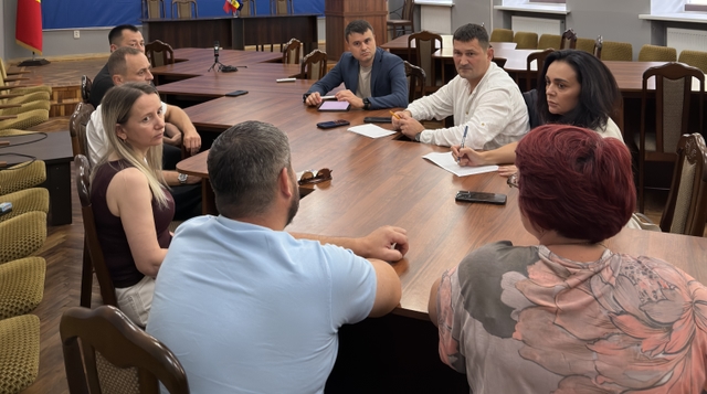 Deputații Partidului Nostru, Elena Grițco și Alexandr Berlinschii, au discutat la Rîșcani cu primarul Victor Bogatico și echipa locală despre infrastructură, investiții și proiecte de dezvoltare 