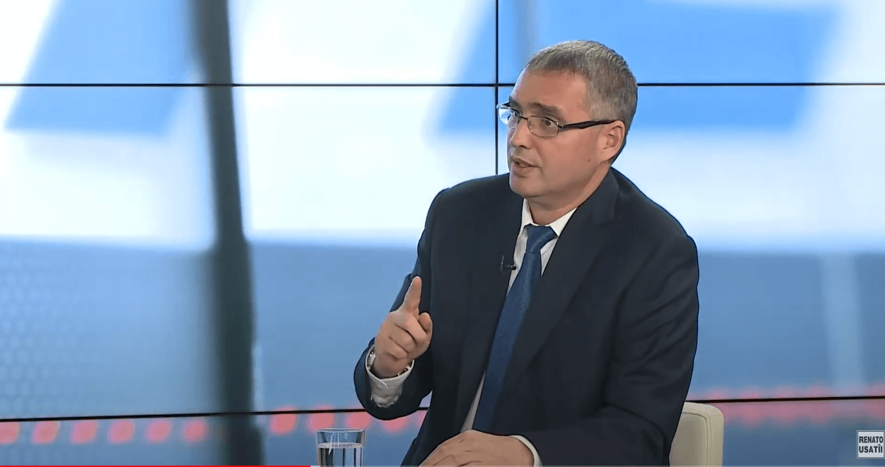 THE LEADER OF OUR PARTY RENATO USATII REPORTED THAT TWO MOLDOVAN SPECIAL SERVICE OFFICERS HAVE BEEN IMPRISONED IN MOSCOW FOR TEN MONTHS