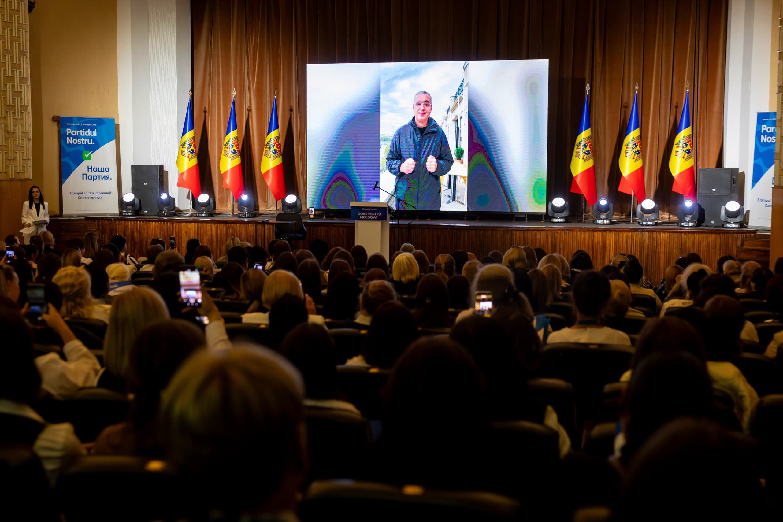 Forumul Național al Femeilor Partidului Nostru: Mai multe femei în politică și în funcții de conducere (4)