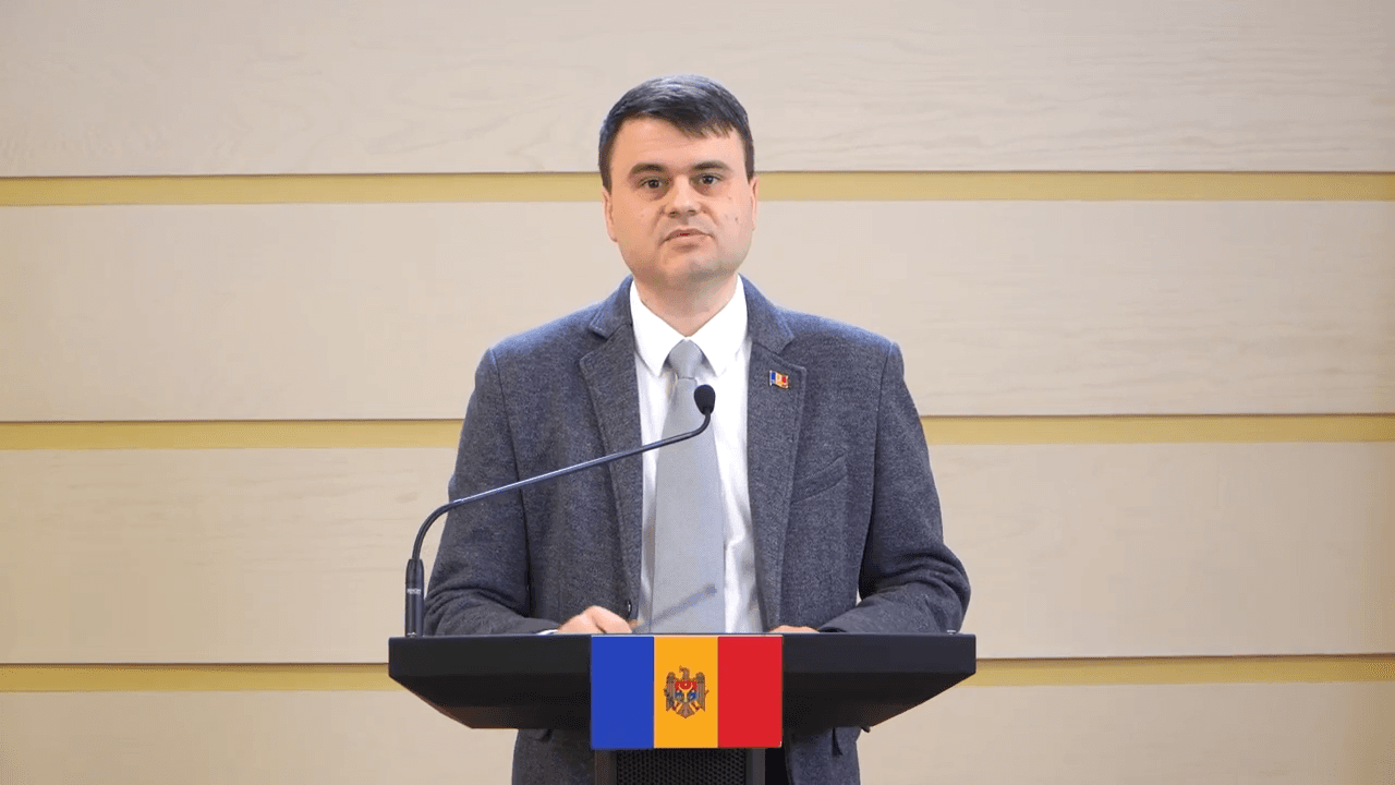 Alexandru Berlinschii anunță pregătirea unor modificări la noua Lege a cetățeniei: ”Azi, tinerii din Moldova riscă să rămână apatrizi!”