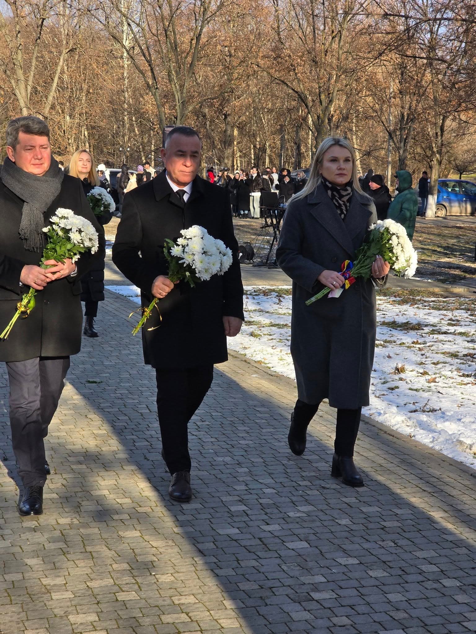 (FOTO) Primarii Partidului Nostru, mesaje de recunoștință și omagiu pentru oamenii de cultură cu ocazia Zilei Naționale a Culturii și aniversării lui Mihai Eminescu (7)