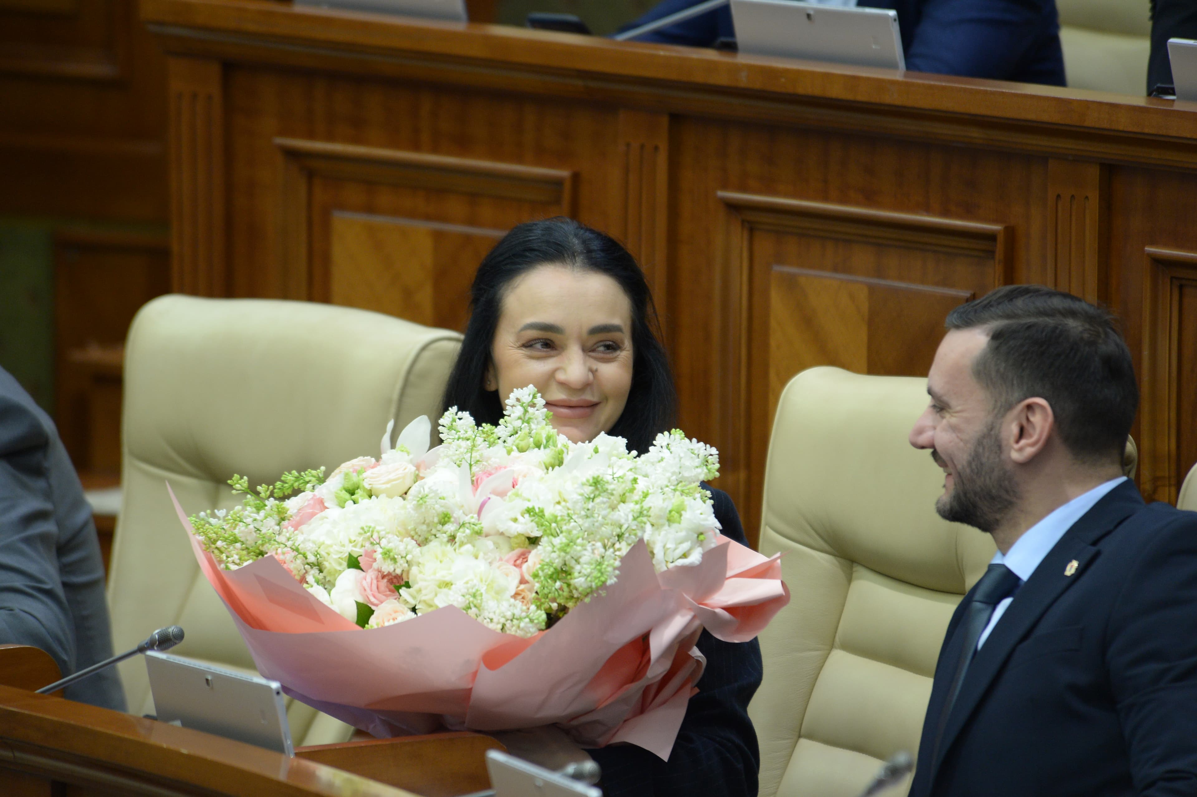 (FOTO/VIDEO) Un gest discret și plin de respect din partea lui Renato Usatîi (11)