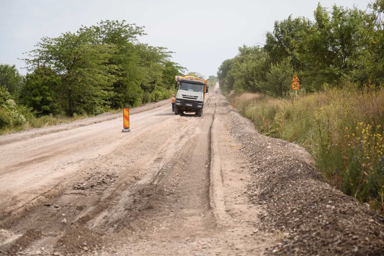 Lucrările la drumul regional din Florești, amânate până în 2027. Alexandr Berlinschii invită conducerea Ministerului Infrastructurii să vadă condițiile dezastruoase de pe șantier