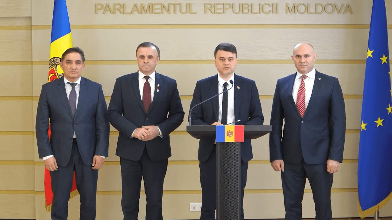 Alexandr Berlinschii: Deputații din opoziție au convocat în regim de urgență ședința Comisiei juridice, numiri și imunități pentru selectarea unui membru al Comisiei de vetting a judecătorilor