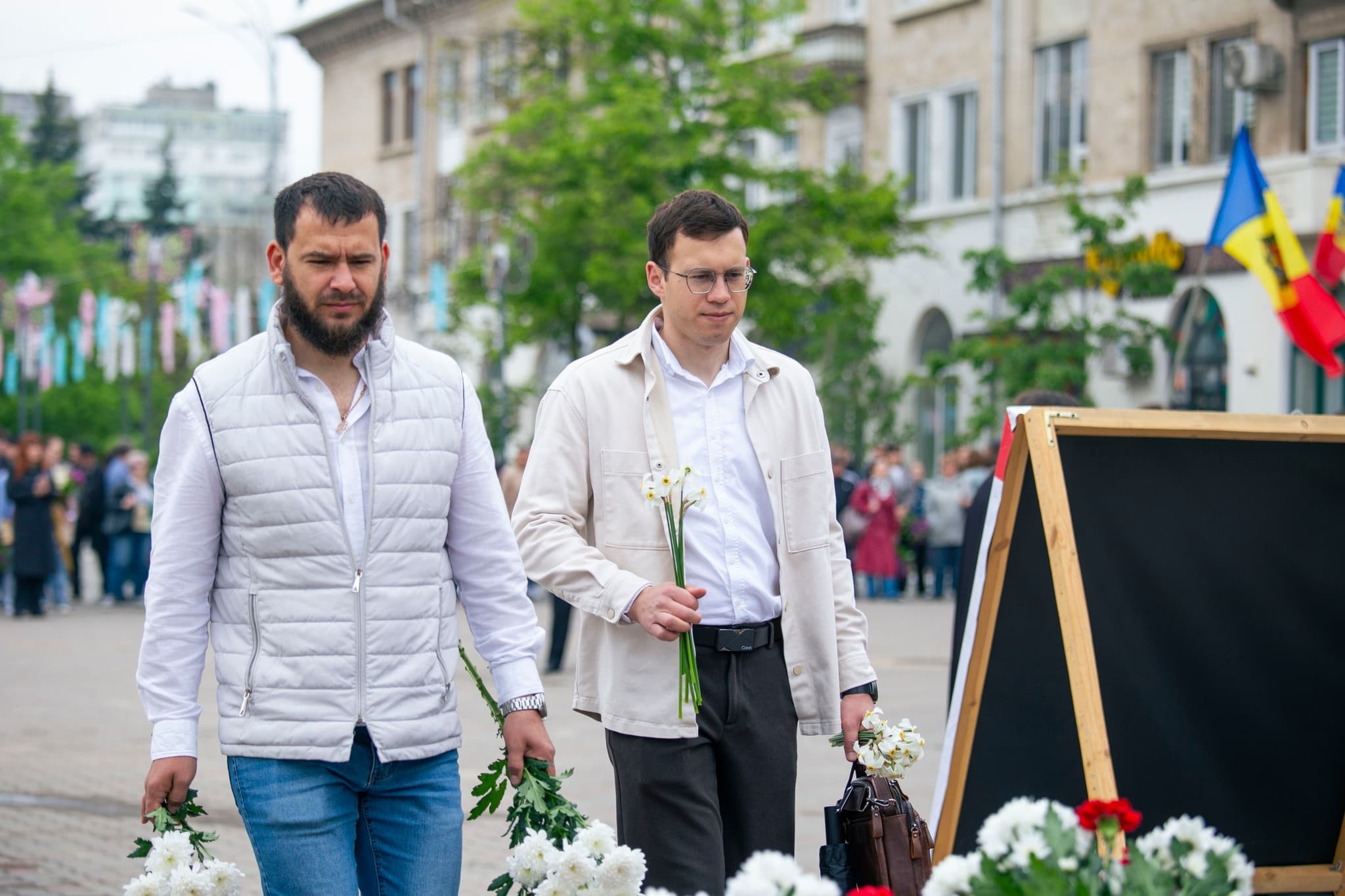 (FOTO) Pe 9 mai, echipele Partidului Nostru din toată țara au omagiat pacea (22)