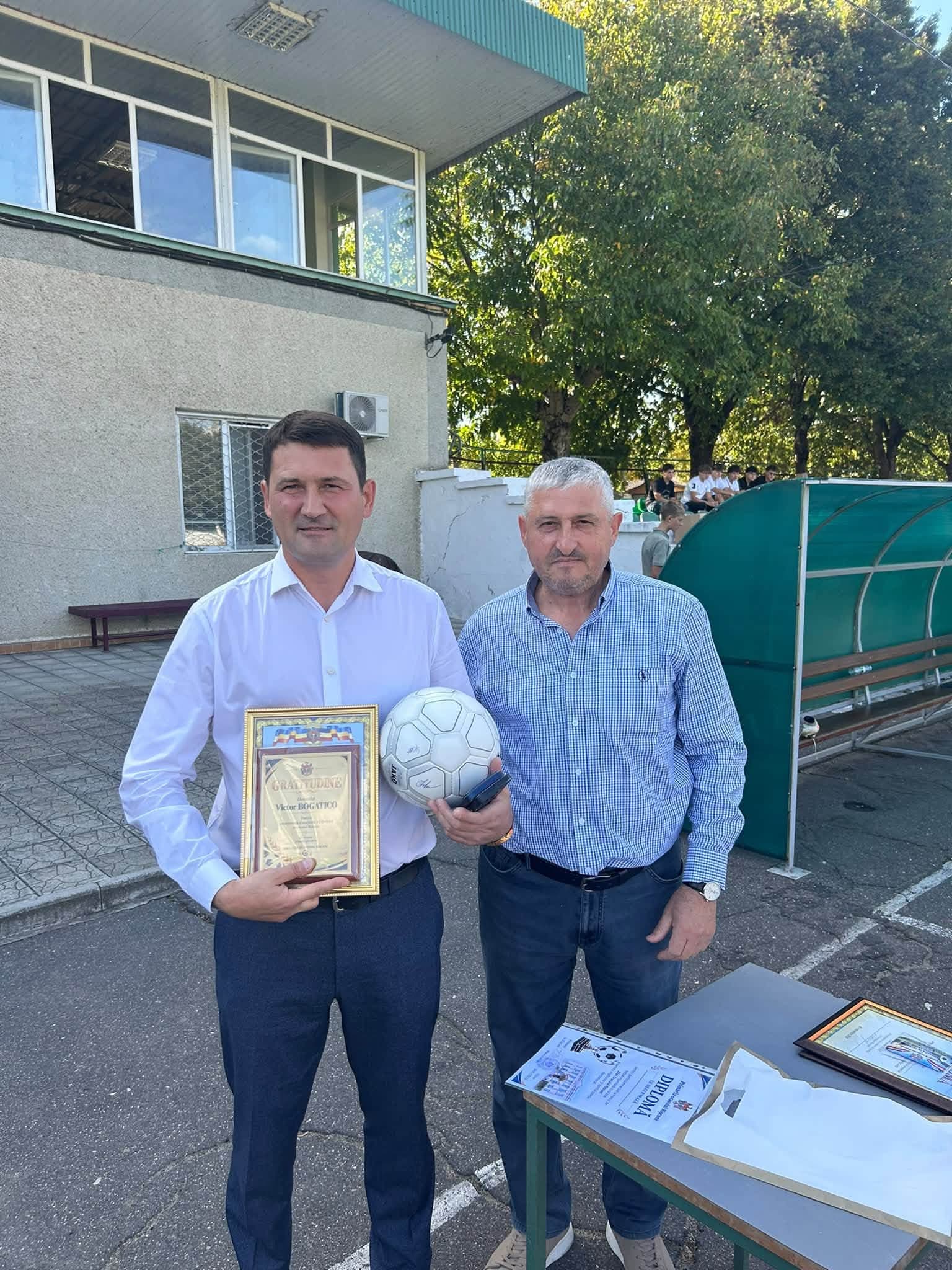 Deputații și primarii Partidului Nostru au marcat Hramul la Rîșcani alături de Victor Bogatico și comunitate, într-o zi de sărbătoare cu evenimente sportive, artistice și inaugurarea unei noi biserici de lemn (2)