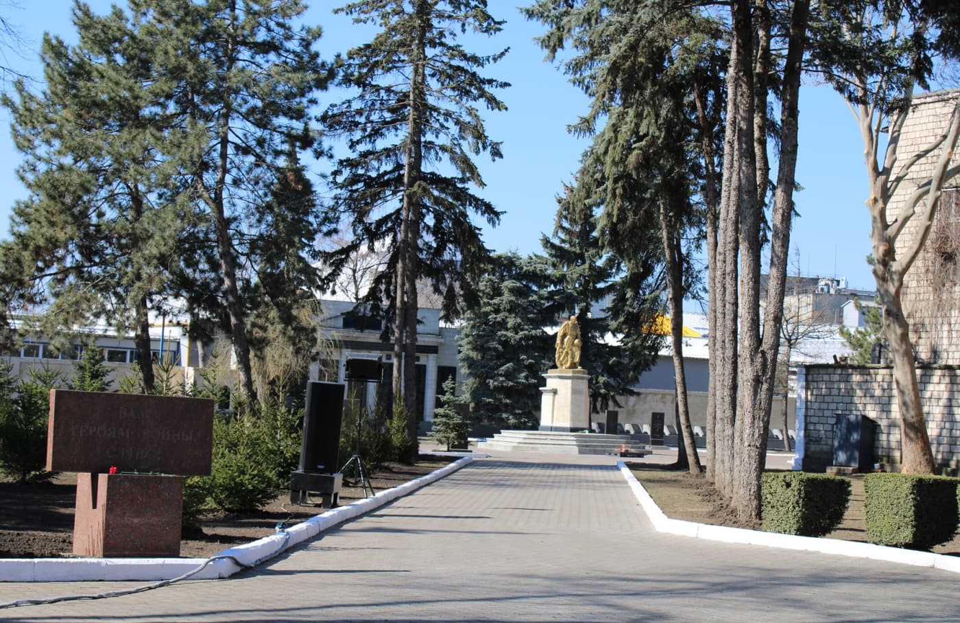 Cu sprijinul financiar al lui Renato Usatîi, va fi restaurat Memorialul Gloriei Militare din Bălți (1)