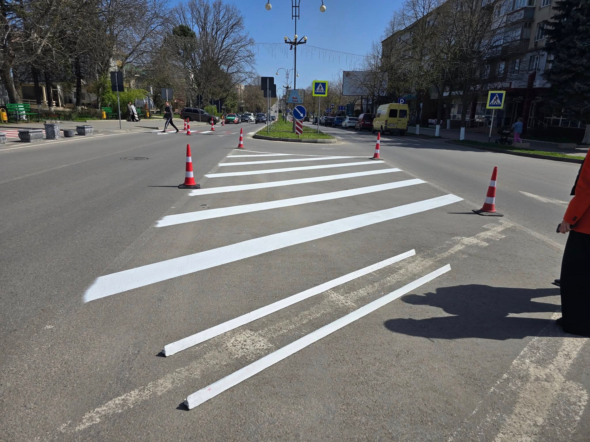 Reconstrucție cu implicare directă: primarul Nina Cereteu verifică stadiul lucrărilor de modernizare a infrastructurii în Drochia (5)