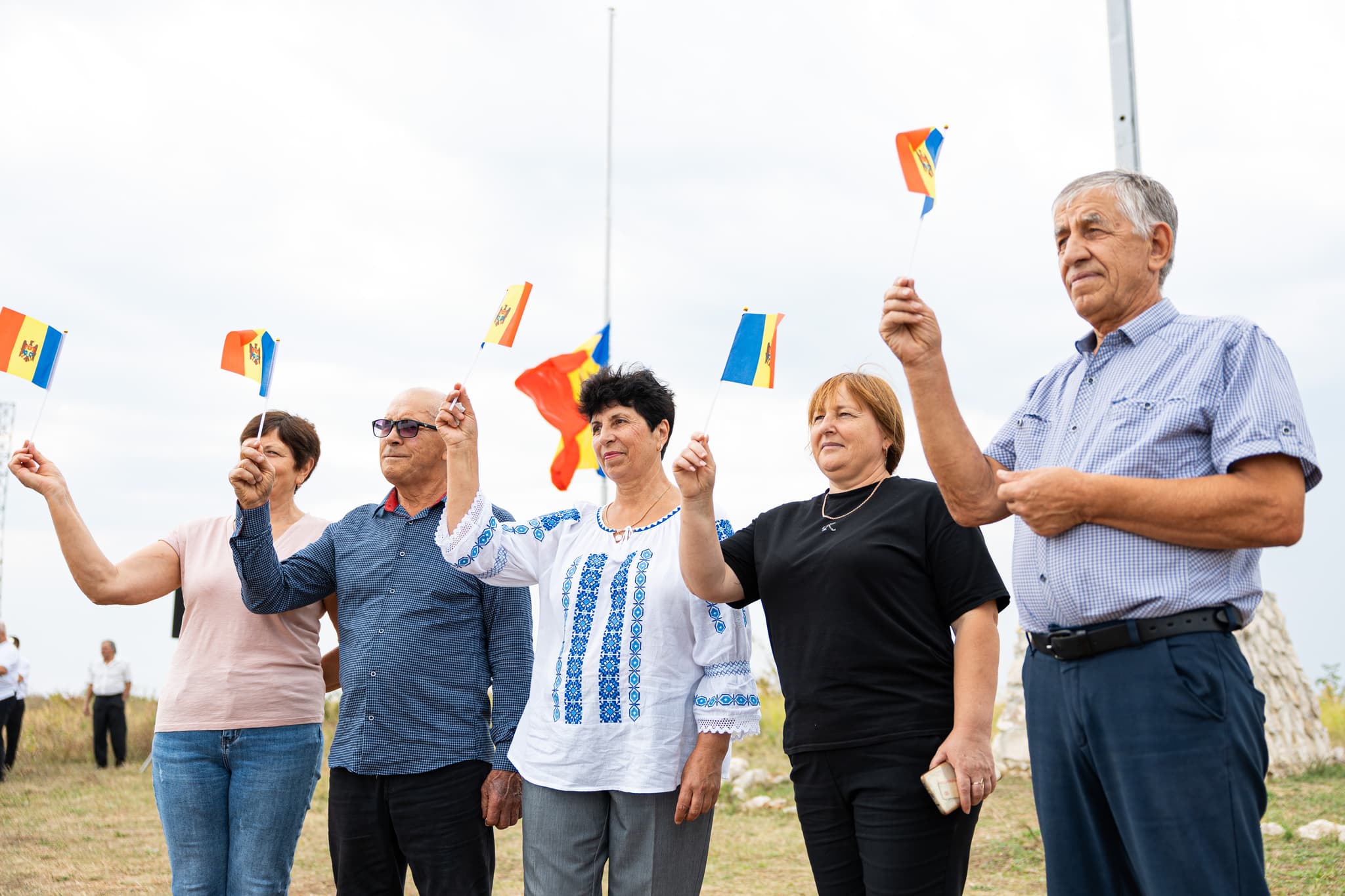 De Ziua Independenței, Renato Usatîi a arborat un drapel imens pe cel mai înalt punct geografic din Republica Moldova – dealul de la Bălănești  (7)