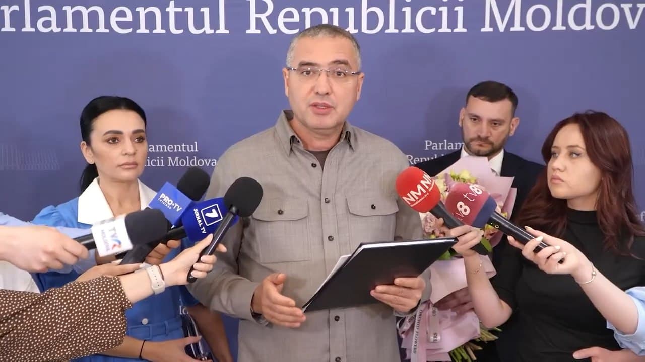 Renato Usatîi: „Nu particip la ședințele Comisiei pentru securitate națională, apărare și ordine publică, în semn de protest față de refuzul majorității de a permite opoziției să conducă comisiile de anchetă pe care le propune”