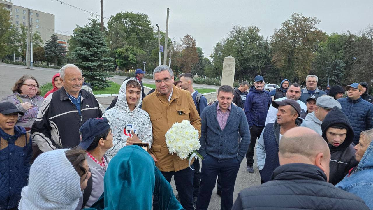 Renato Usatîi: Toate pensiile trebuie să fie cel puțin 5000 de lei, la nivelul salariului minim pe țară (1)
