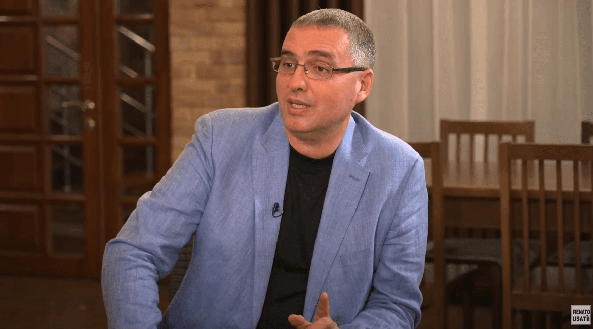PRESIDENTIAL CANDIDATE RENATO USATII SAID THAT INFLUENTIAL FIGURES ARE TRYING TO PERSUADE HIM TO WITHDRAW FROM THE ELECTIONS