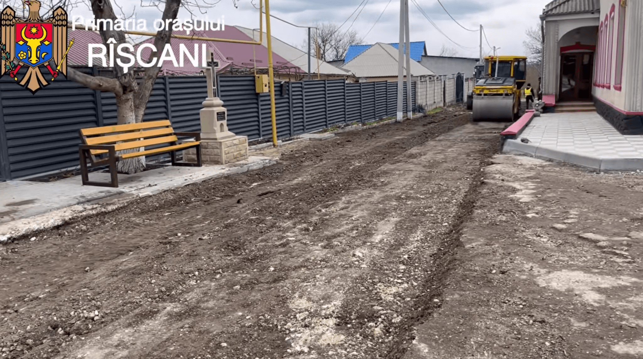 Orașul Rîșcani, transformat într-un vast șantier: drumuri în reparație, trotuare și spații verzi în reamenajare (2)