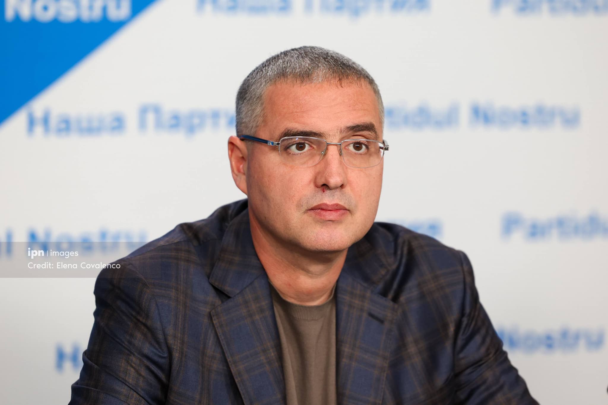 Reducerea taxelor de vămuire cu 30% va aduce mai multe automobile înregistrate în Moldova și venituri mai mari la buget decât actualele tarife. Renato Usatîi a solicitat Serviciului Vamal analiza de impact.
