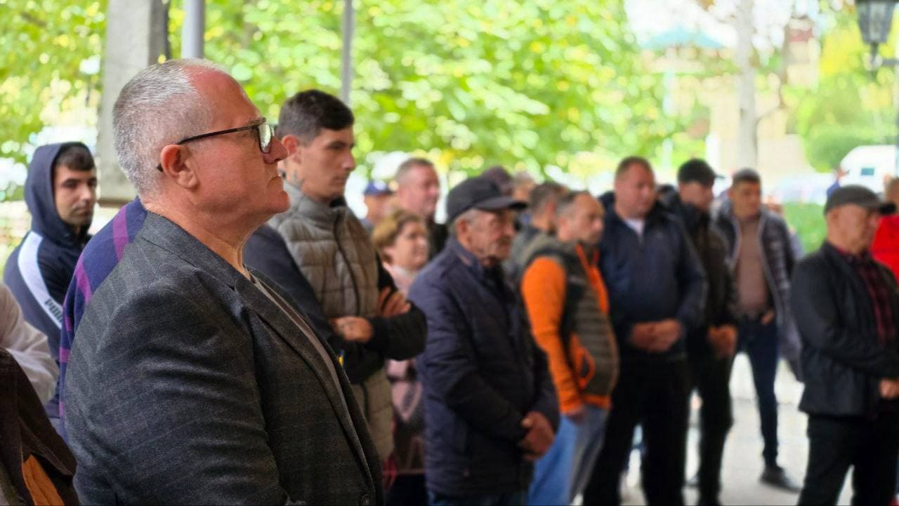 Ренато Усатый на встрече в Чимишлии: Электронные аптеки в каждой сельской примэрии, государственные аптеки и социальные магазины в каждом районе! (3)