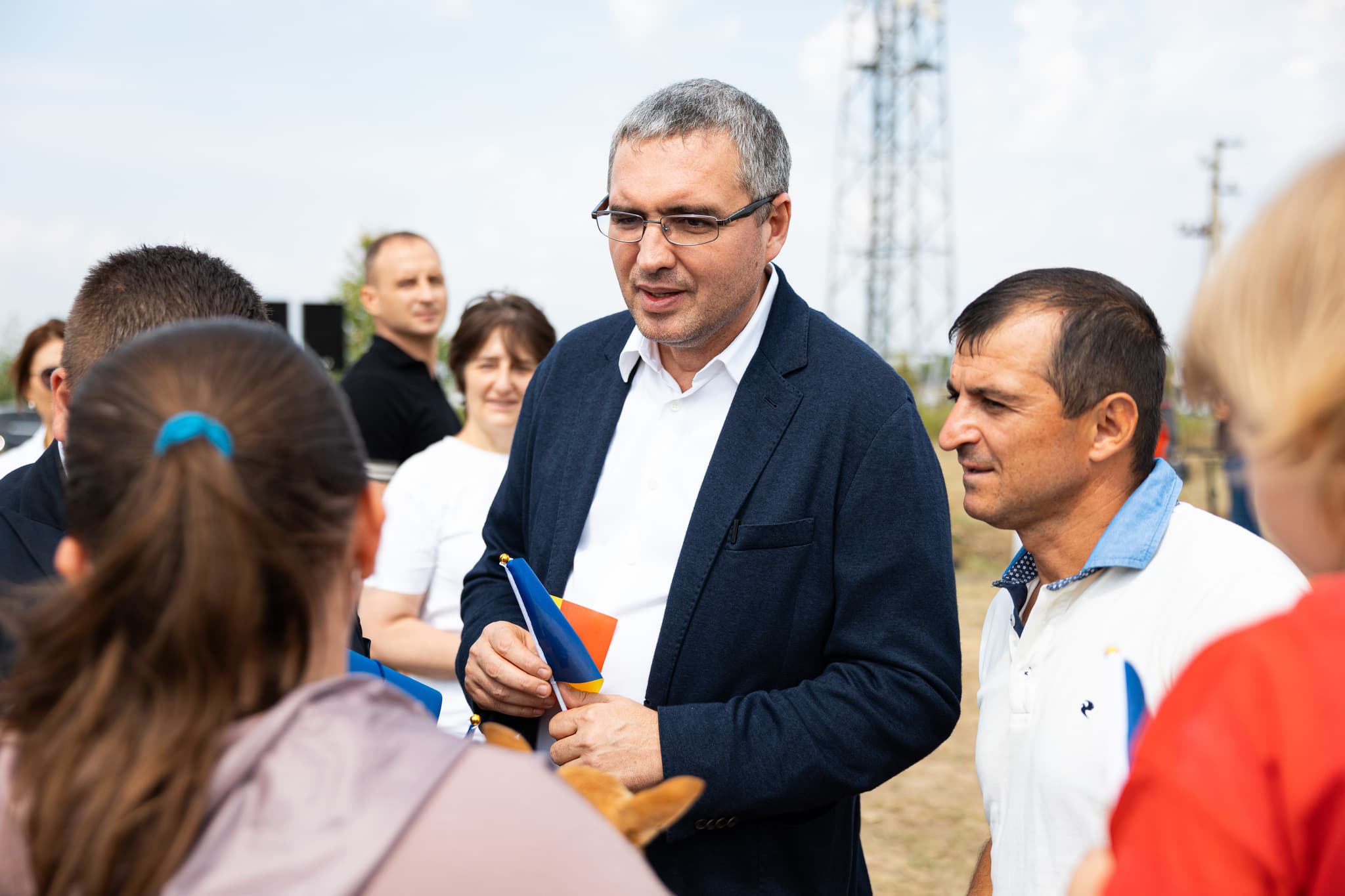 De Ziua Independenței, Renato Usatîi a arborat un drapel imens pe cel mai înalt punct geografic din Republica Moldova – dealul de la Bălănești  (2)