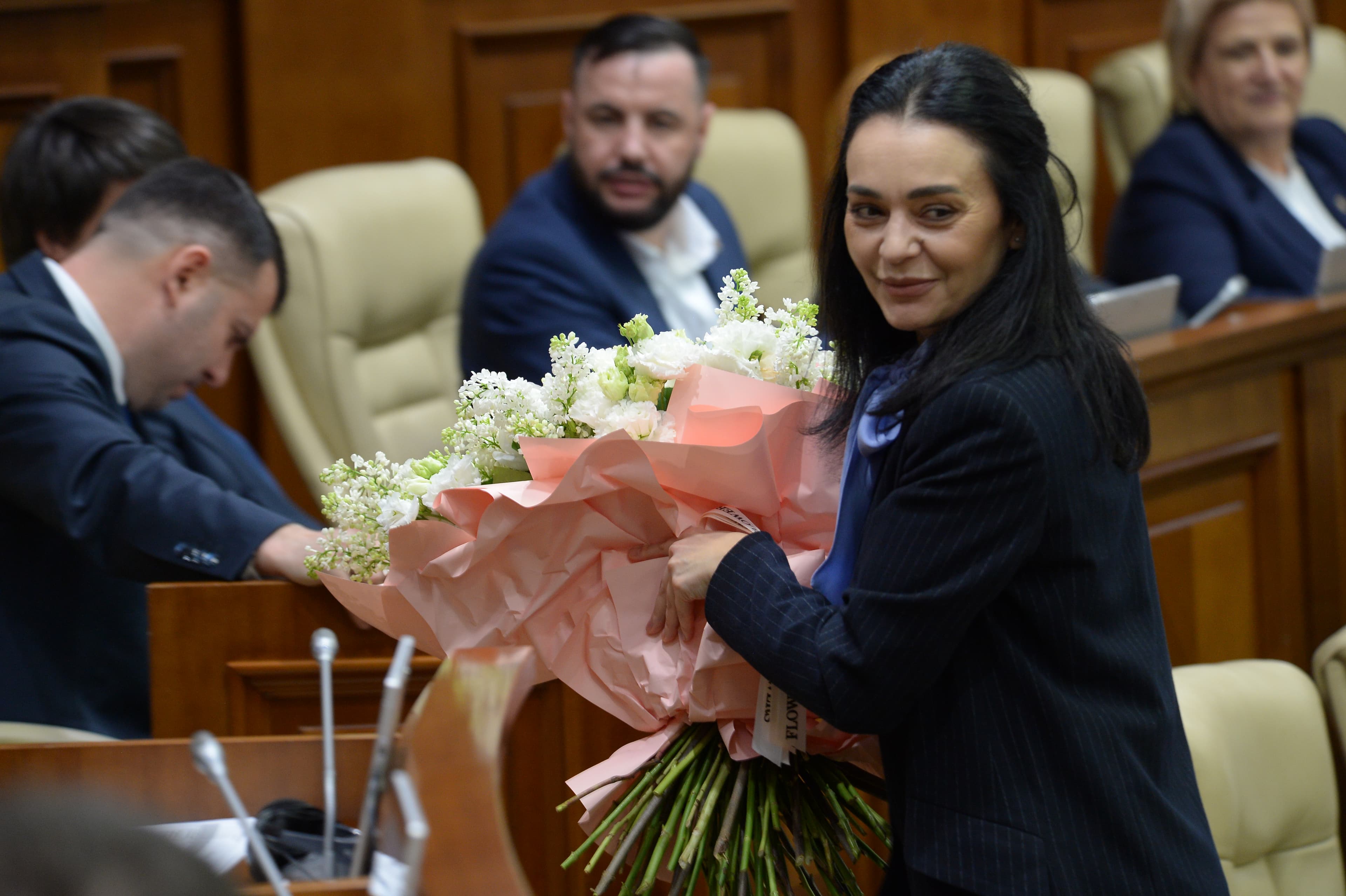 (FOTO/VIDEO) Un gest discret și plin de respect din partea lui Renato Usatîi (9)