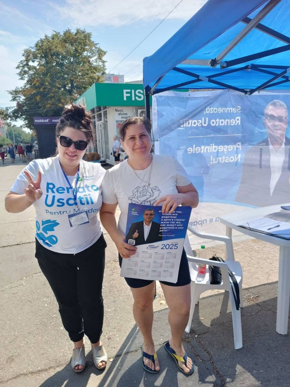 Colectarea semnăturilor în susținerea lui Renato Usatîi continuă activ în capitală și în toată țara: Scopul nu este doar să adunăm  semnături, ci și să unim oamenii (6)