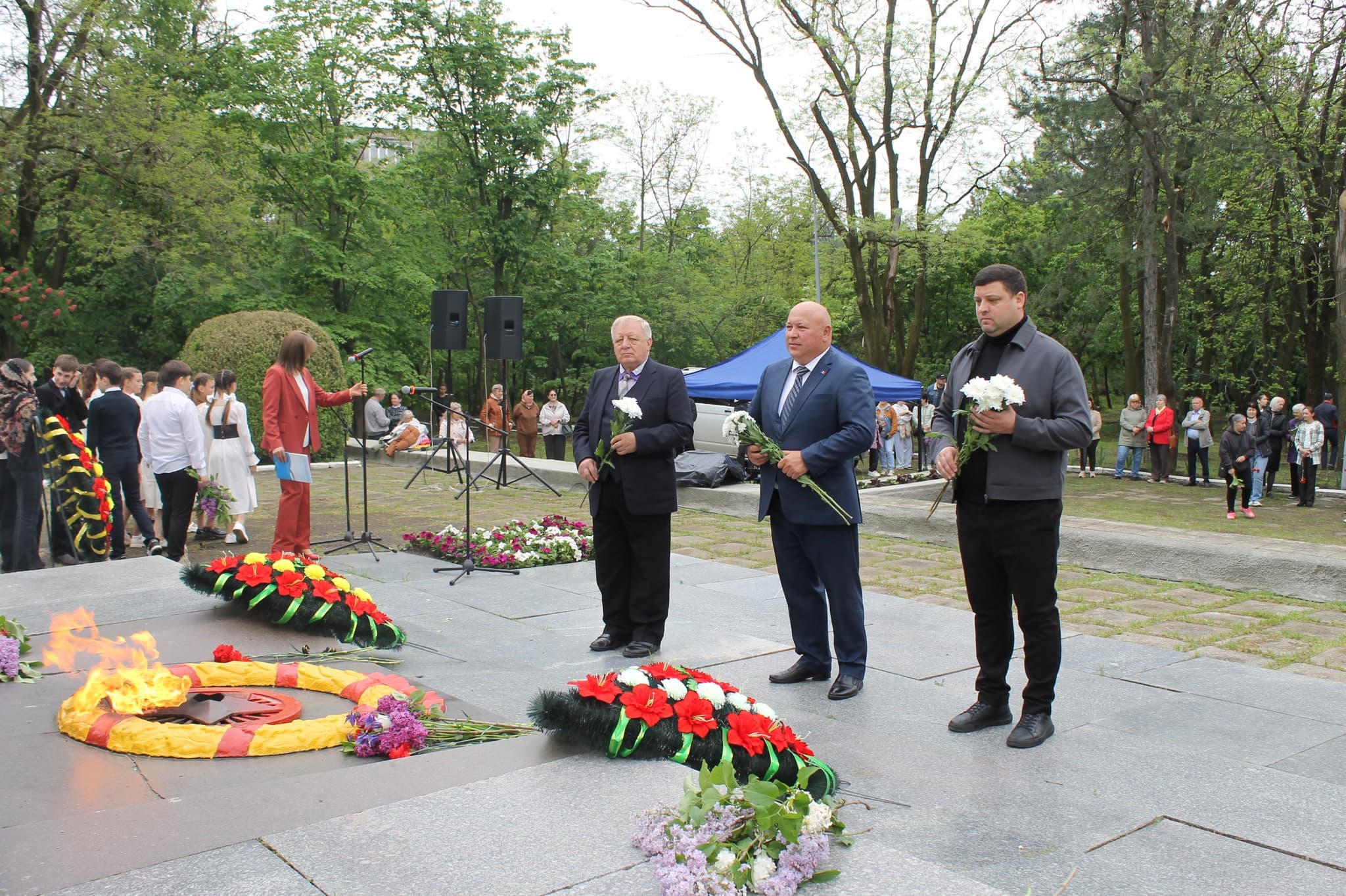 (FOTO) Pe 9 mai, echipele Partidului Nostru din toată țara au omagiat pacea (30)