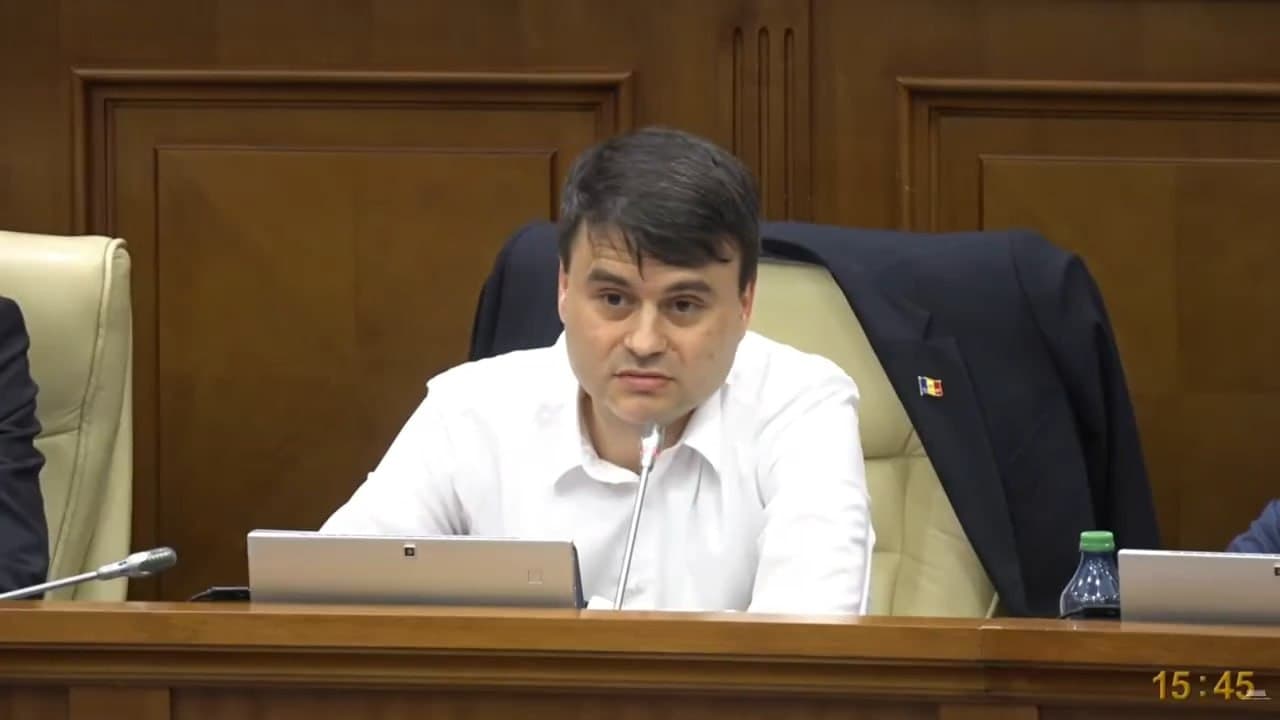 Alexandr Berlinschii cere explicații privind neregulile semnalate de Curtea de Conturi în achizițiile Consiliului pentru Determinarea Dizabilității, în perioada mandatului fostului ministru Buzu
