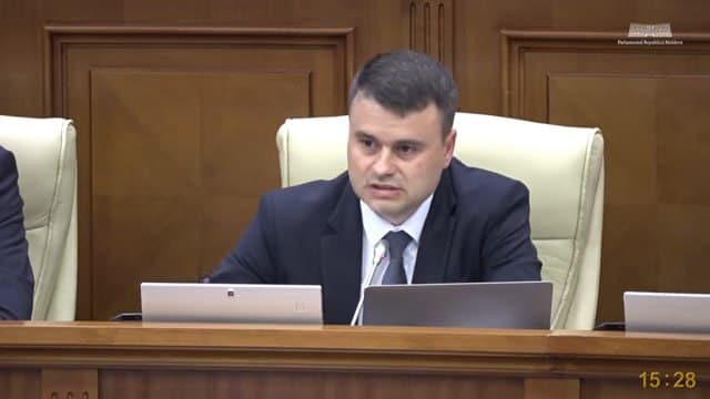 Majoritatea PAS respinge propunerile privind drepturile opoziției. Alexandr Berlinschii: „Parlamentul trebuie să decidă prin vot, nu prin blocaje”