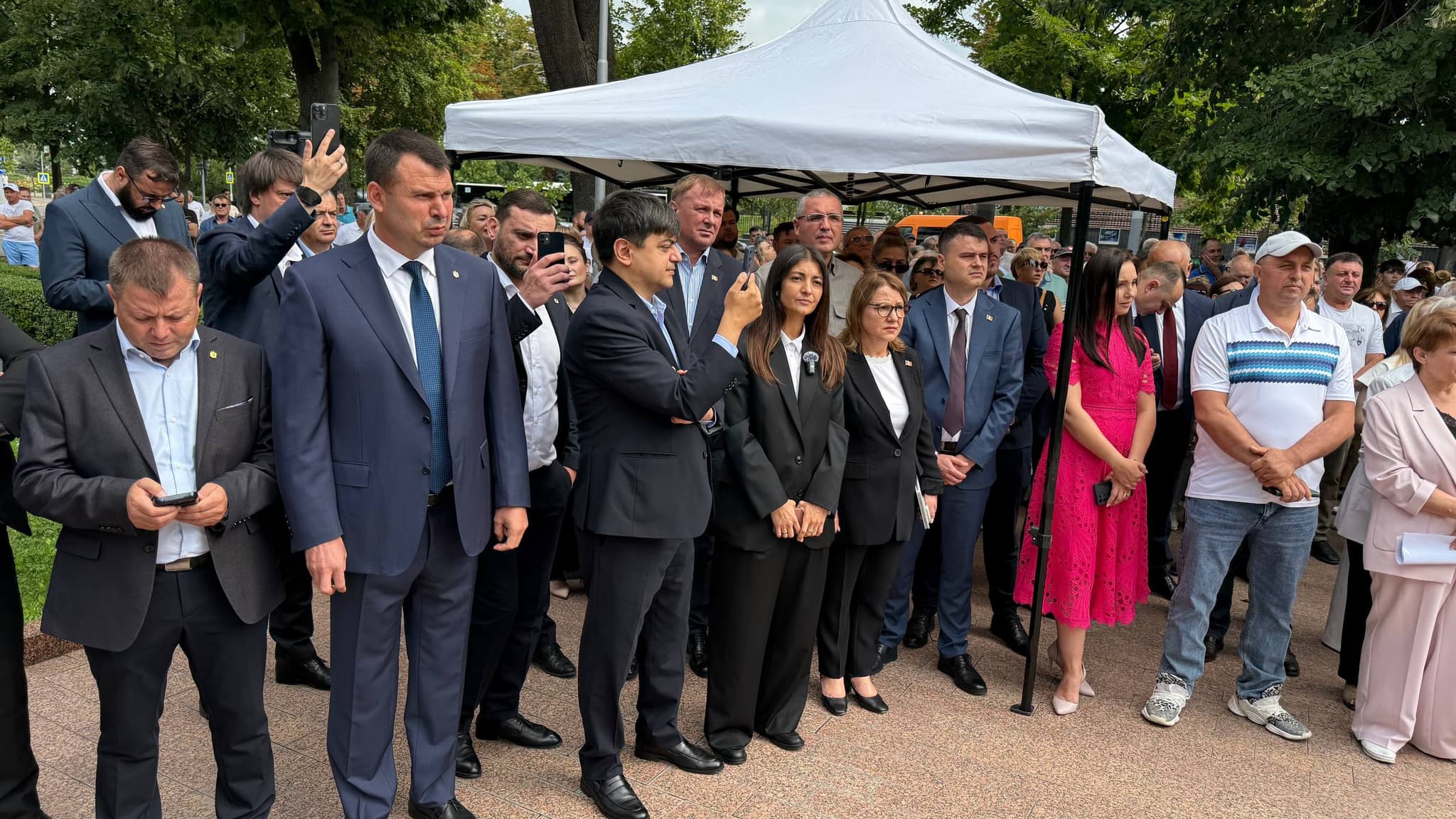 Renato Usatîi îndeamnă la proteste în toate localitățile și cere alegeri parlamentare anticipate: „Dacă oamenii ies în fiecare localitate, guvernarea va intra în panică” (8)