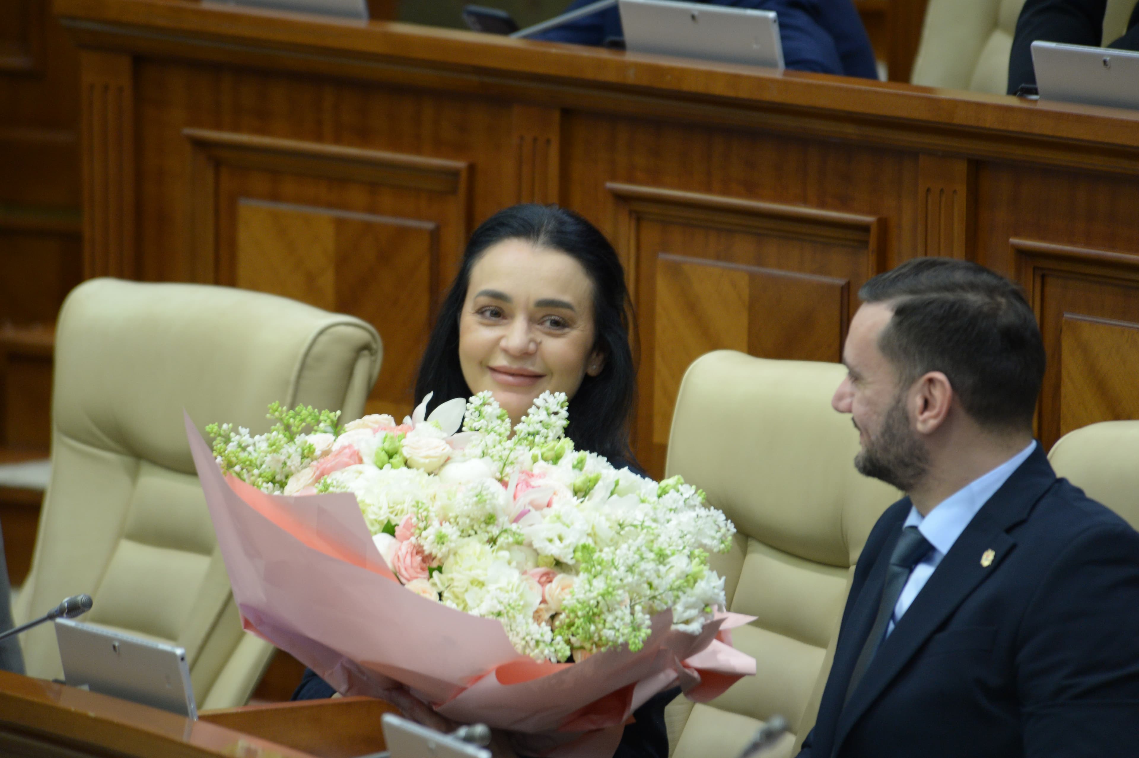(FOTO/VIDEO) Un gest discret și plin de respect din partea lui Renato Usatîi (10)