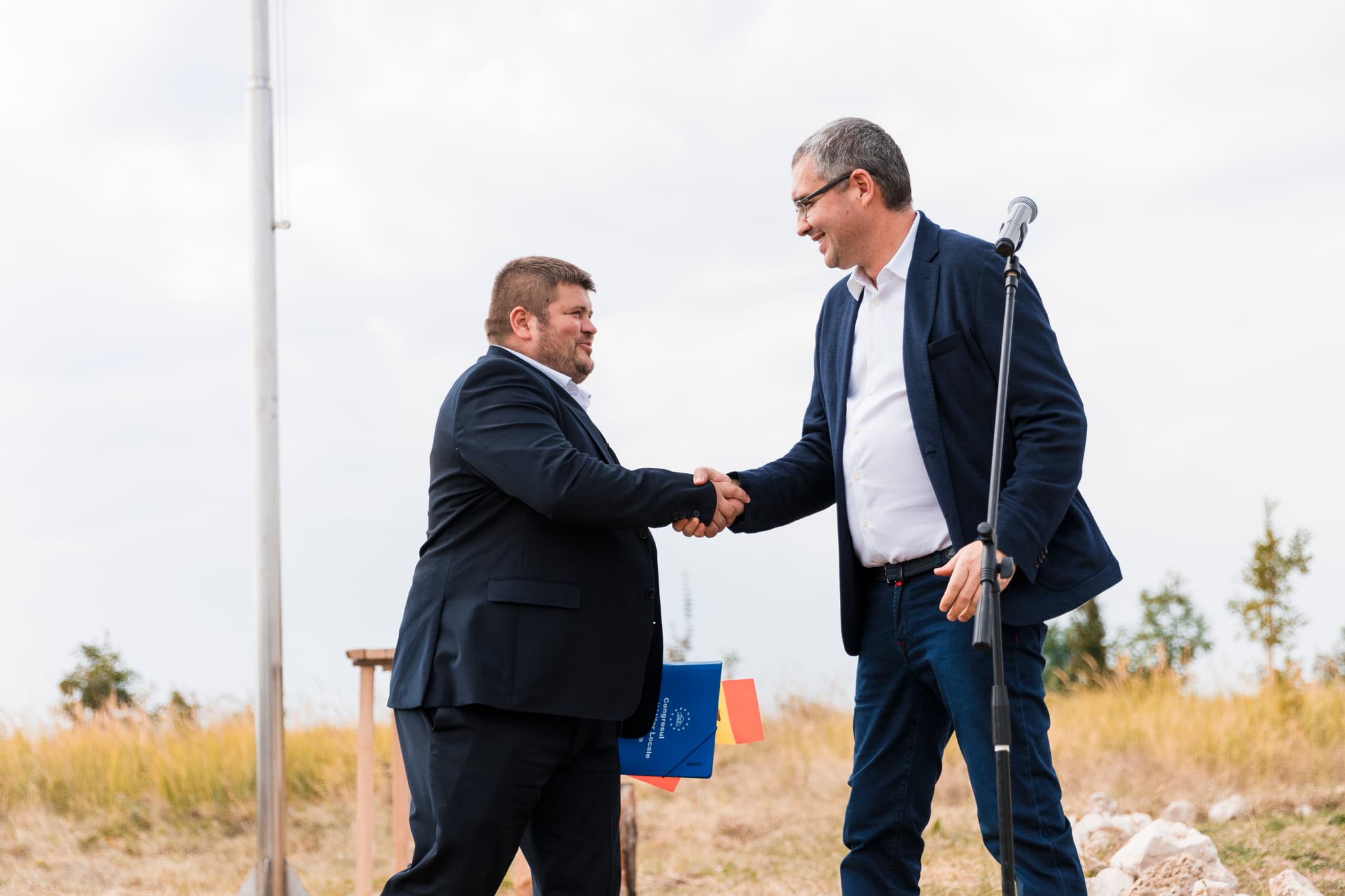 De Ziua Independenței, Renato Usatîi a arborat un drapel imens pe cel mai înalt punct geografic din Republica Moldova – dealul de la Bălănești  (6)