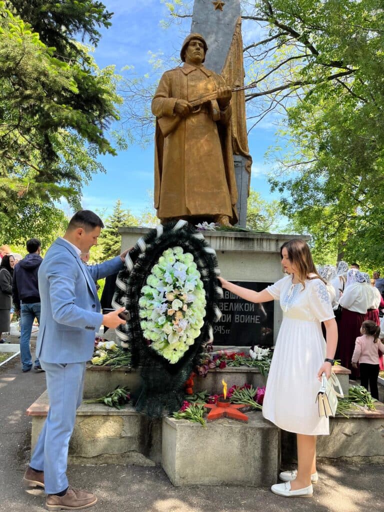Omagiu eroilor care au învins fascismul (3)