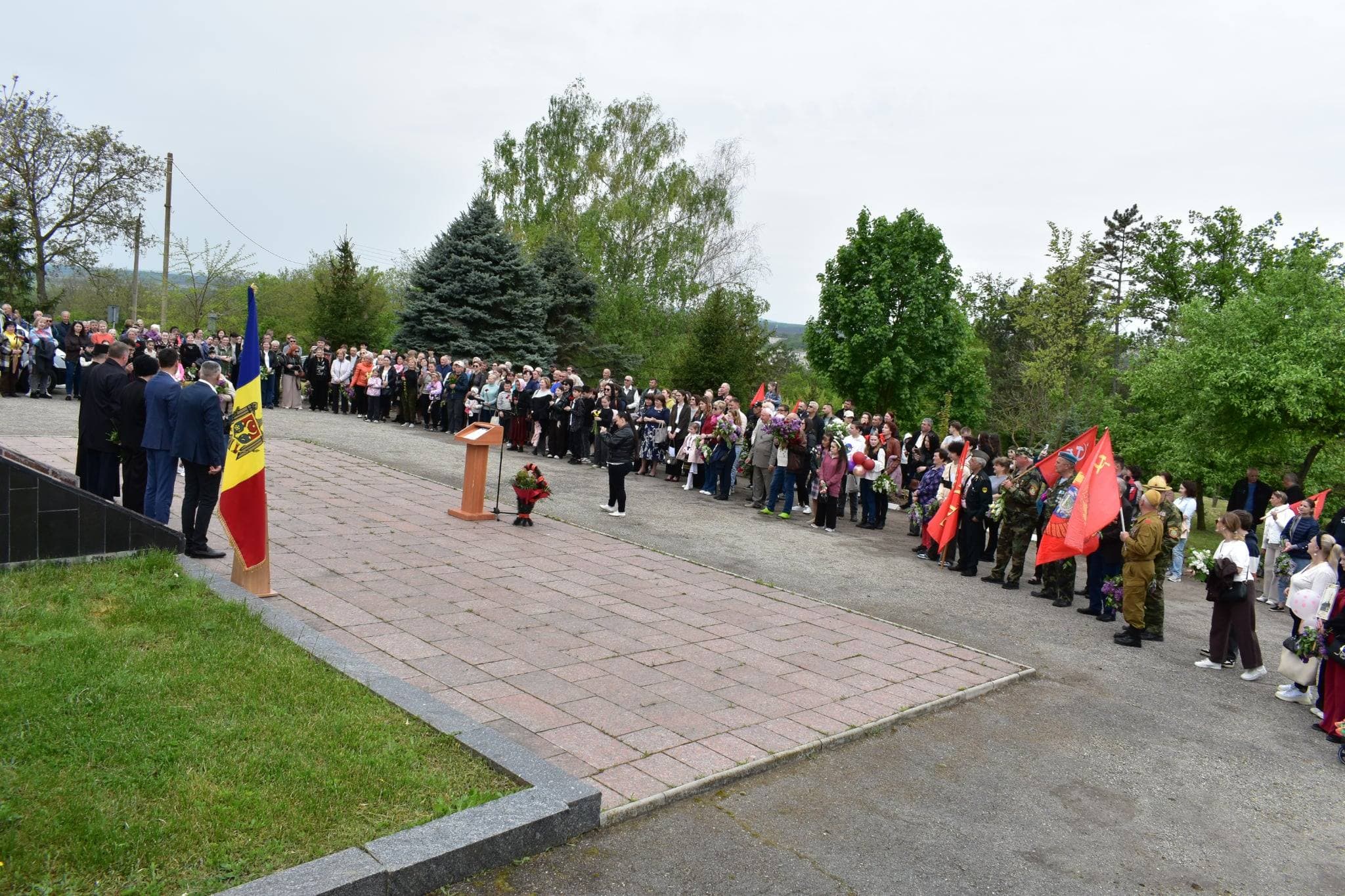 (FOTO) Pe 9 mai, echipele Partidului Nostru din toată țara au omagiat pacea (46)