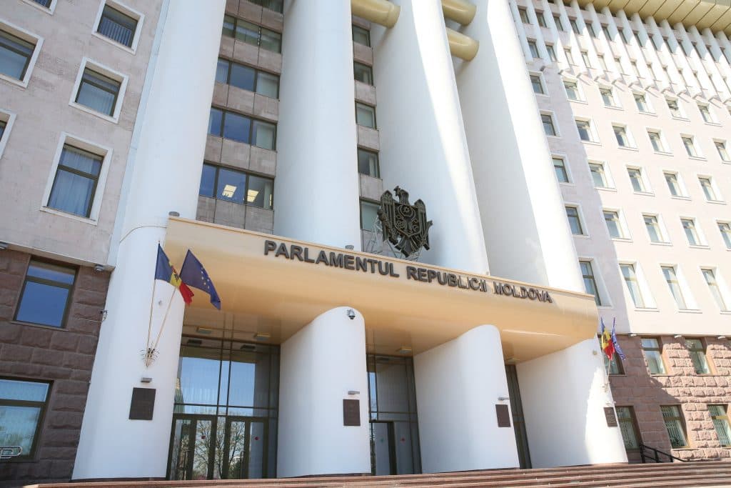 Partidul Nostru a înregistrat un proiect pentru extinderea anchetei parlamentare privind escrocheriile telefonice și financiare. Renato Usatîi insistă să fie audiat pentru a prezenta date suplimentare