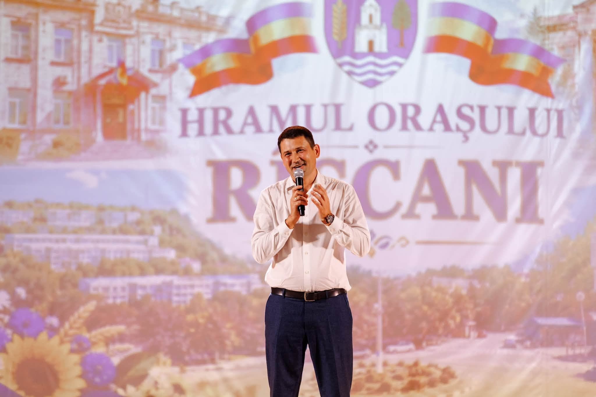 Deputații și primarii Partidului Nostru au marcat Hramul la Rîșcani alături de Victor Bogatico și comunitate, într-o zi de sărbătoare cu evenimente sportive, artistice și inaugurarea unei noi biserici de lemn (15)
