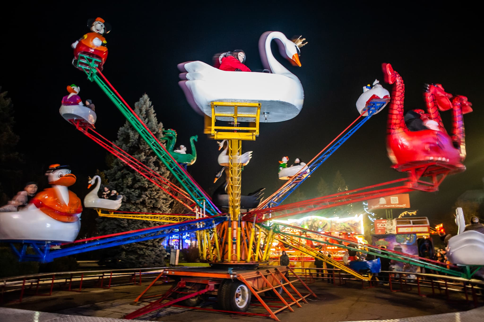 Renato Usatîi a făcut un nou cadou municipiului Bălți – Pomul de Crăciun, iluminatul festiv și decorațiuni (15)