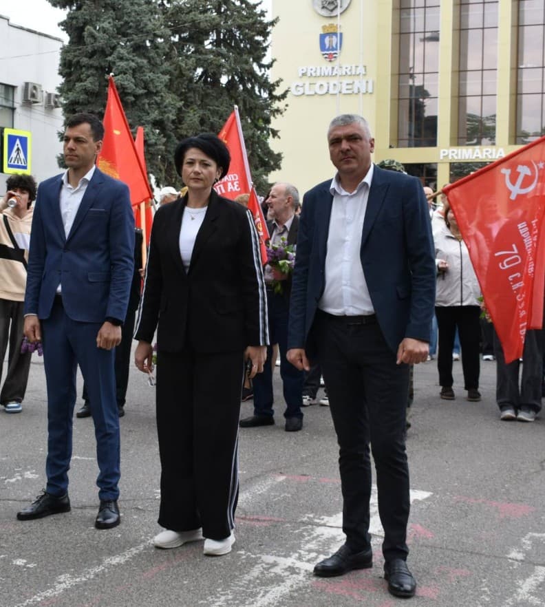 (FOTO) Pe 9 mai, echipele Partidului Nostru din toată țara au omagiat pacea (8)