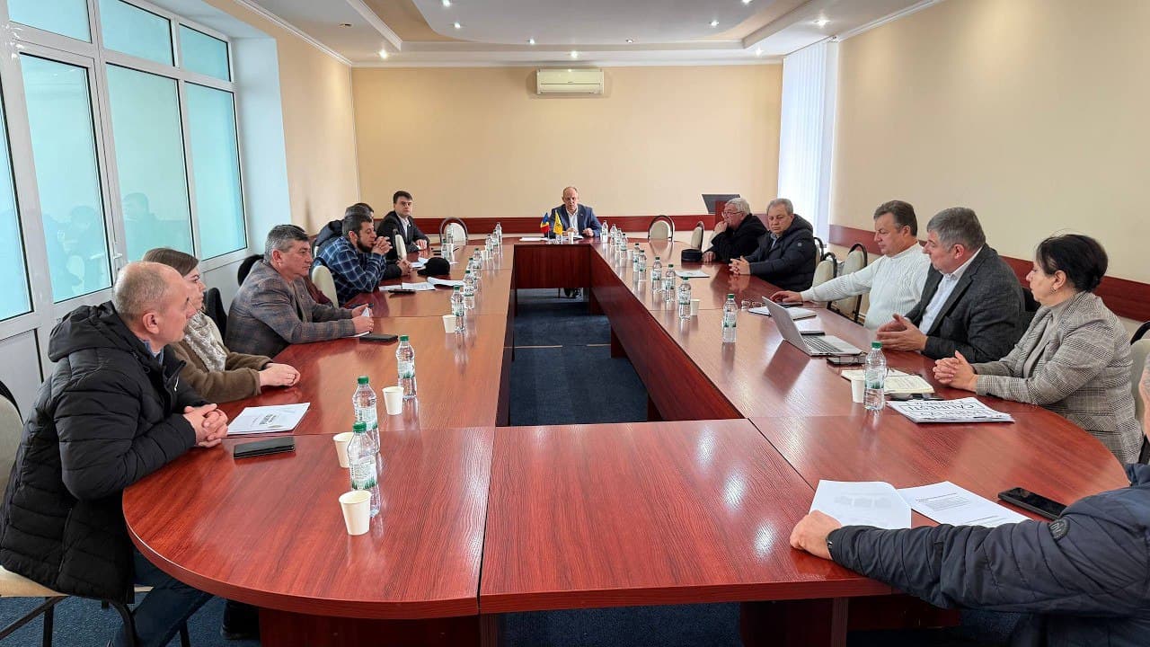 Dialog transparent cu comunitățile: Deputatul Alexandr Berlinschii și primarul orașului Cantemir, Roman Ciubaciuc, în primele discuții privind procesul de amalgamare