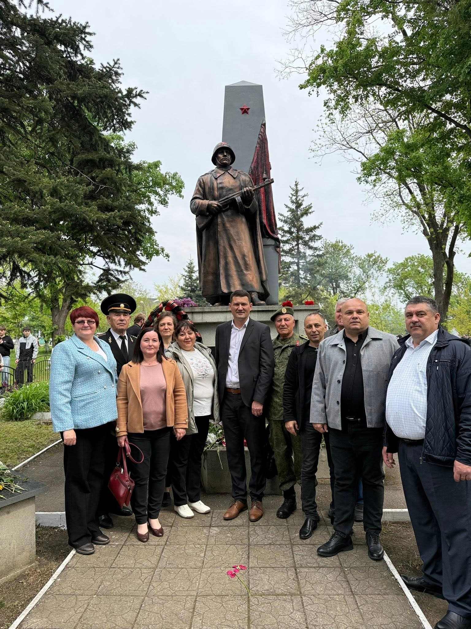 (FOTO) Pe 9 mai, echipele Partidului Nostru din toată țara au omagiat pacea (16)