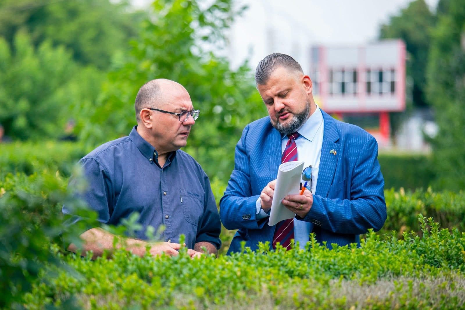La Bălți, cu sprijinul Ambasadei Kazahstanului, va apărea un nou scuar. Primarul din partea Partidului Nostru, Alexandr Petkov: proiectele de amenajare vor fi realizate în tot orașul. (1)