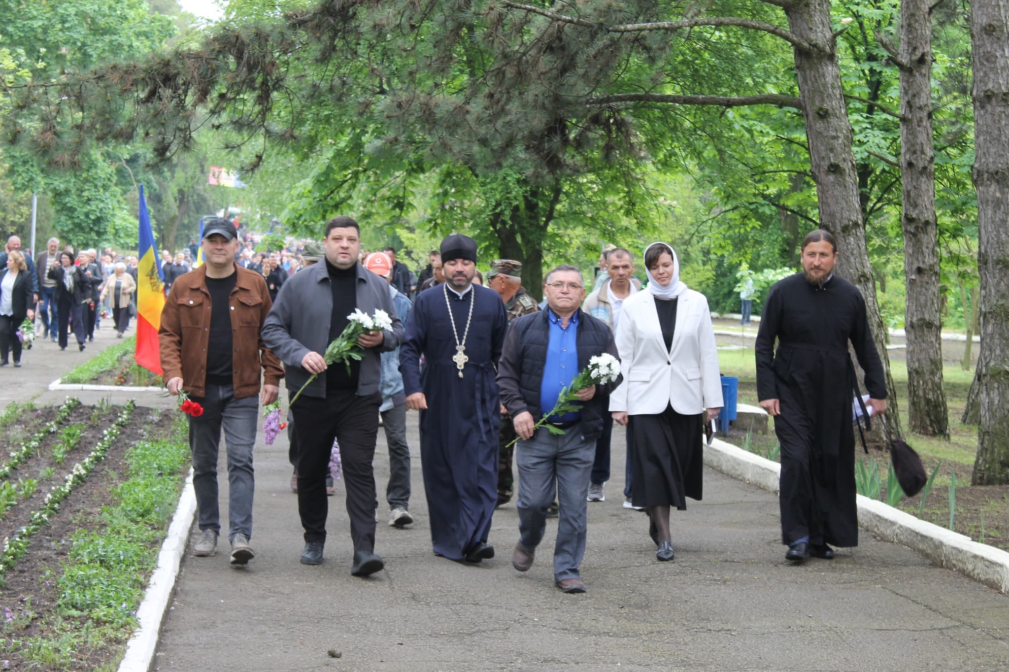 (FOTO) Pe 9 mai, echipele Partidului Nostru din toată țara au omagiat pacea (28)