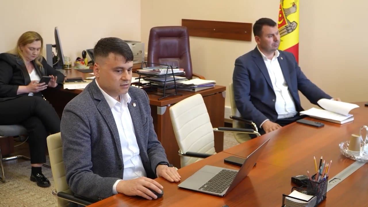 PAS continuă să blocheze în comisii proiectul Partidului Nostru de majorare de la 150 la 500 de euro a valorii neimpozabile pentru colete 