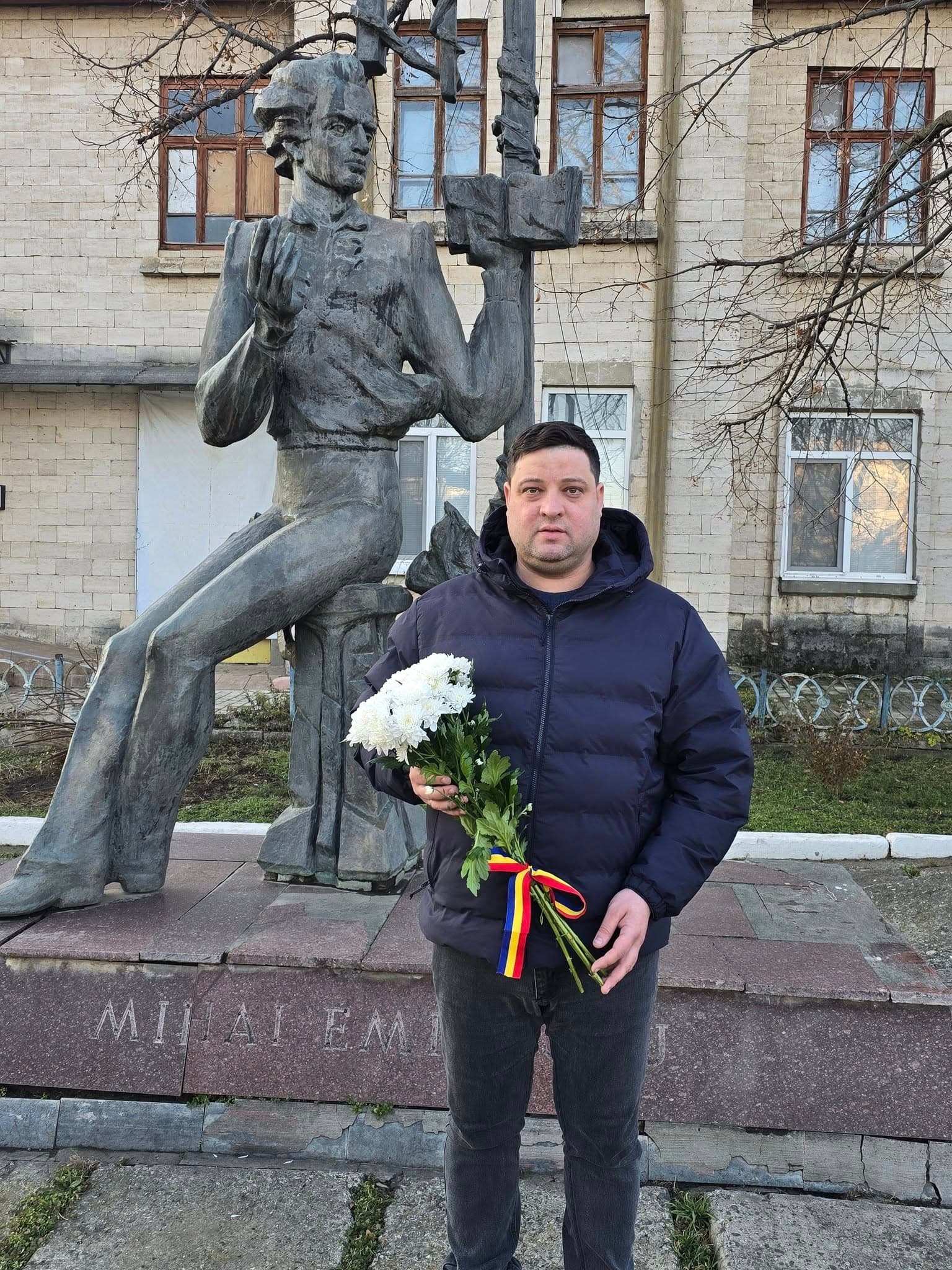 (FOTO) Primarii Partidului Nostru, mesaje de recunoștință și omagiu pentru oamenii de cultură cu ocazia Zilei Naționale a Culturii și aniversării lui Mihai Eminescu (8)