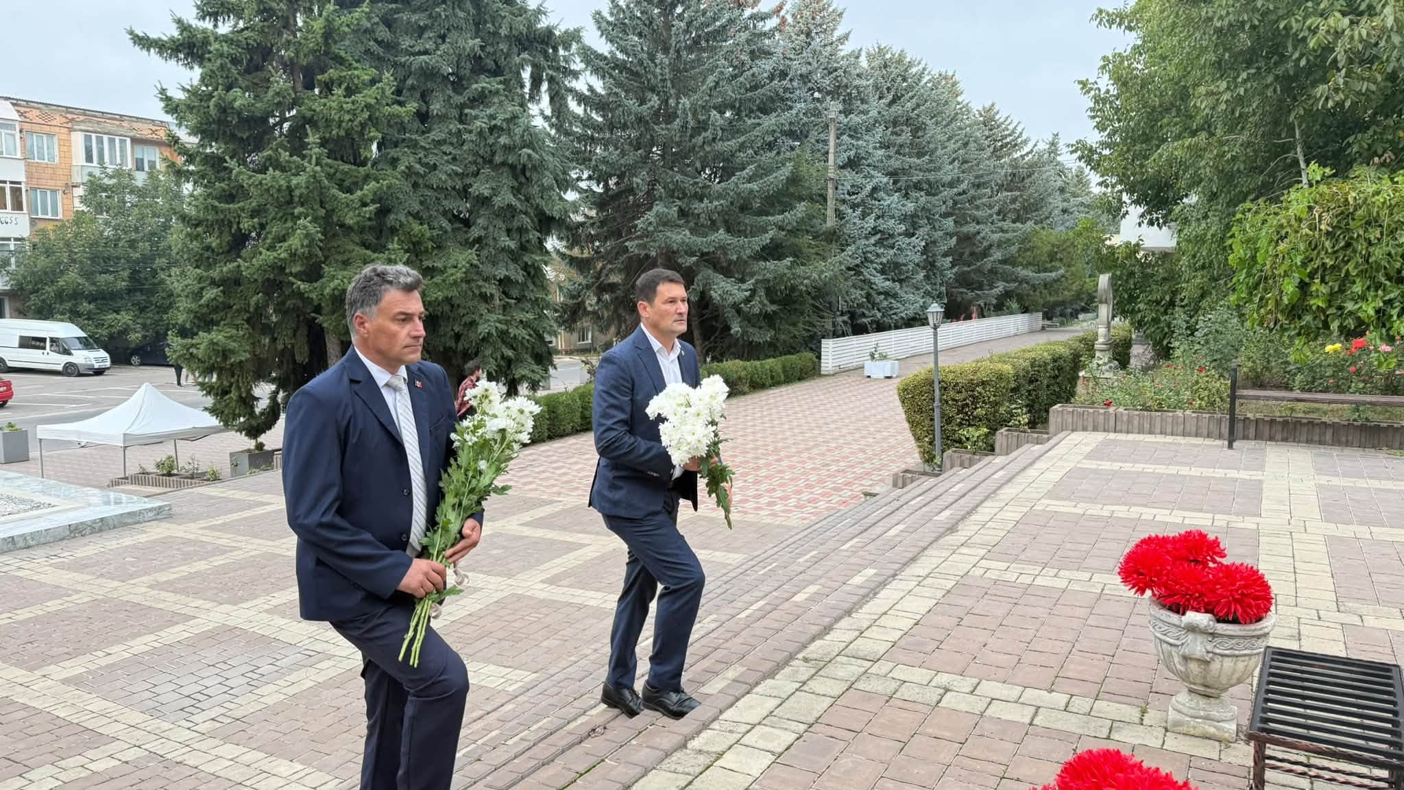 Deputații și primarii Partidului Nostru au marcat Hramul la Rîșcani alături de Victor Bogatico și comunitate, într-o zi de sărbătoare cu evenimente sportive, artistice și inaugurarea unei noi biserici de lemn (14)