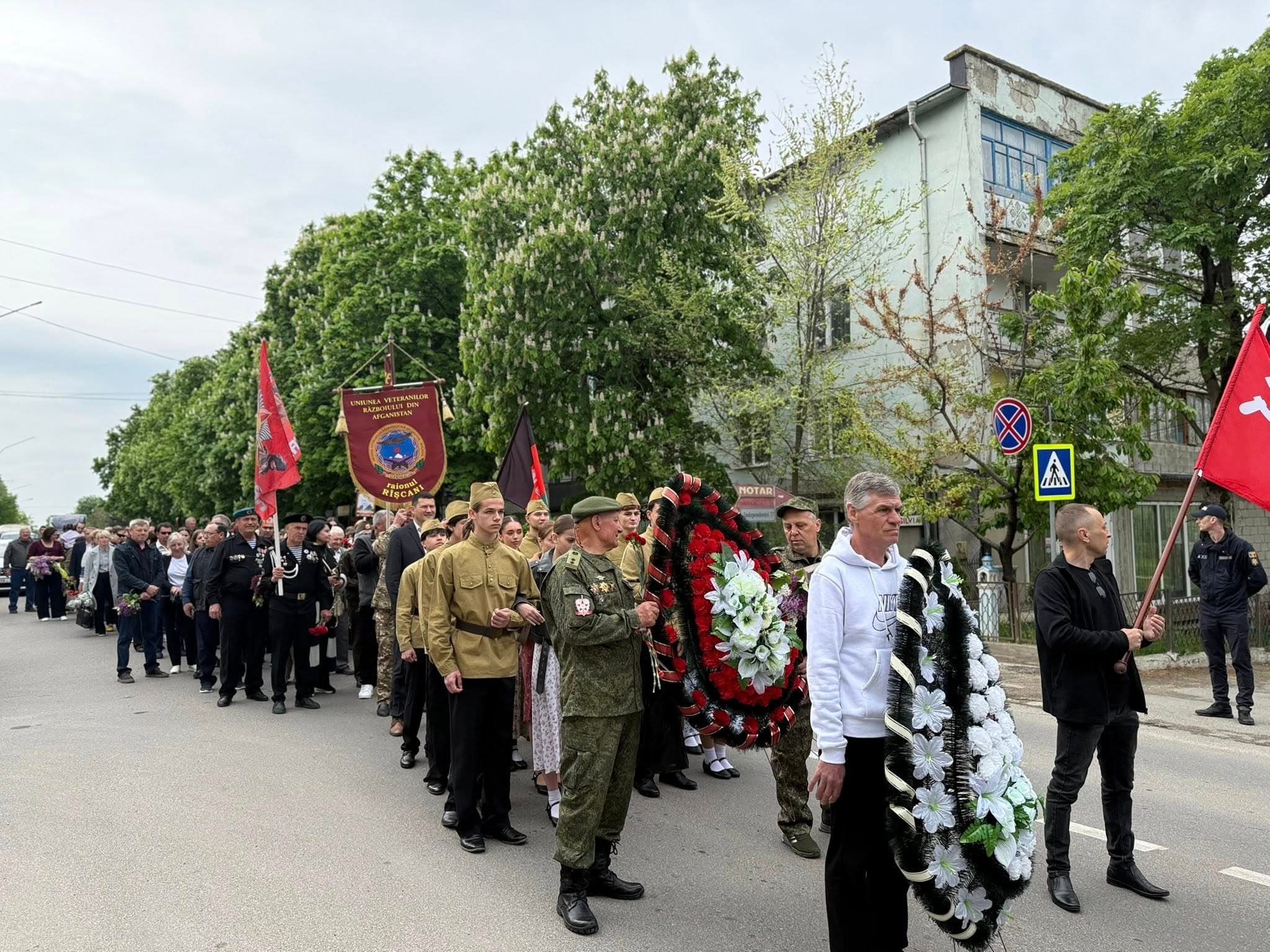 (FOTO) Pe 9 mai, echipele Partidului Nostru din toată țara au omagiat pacea (25)