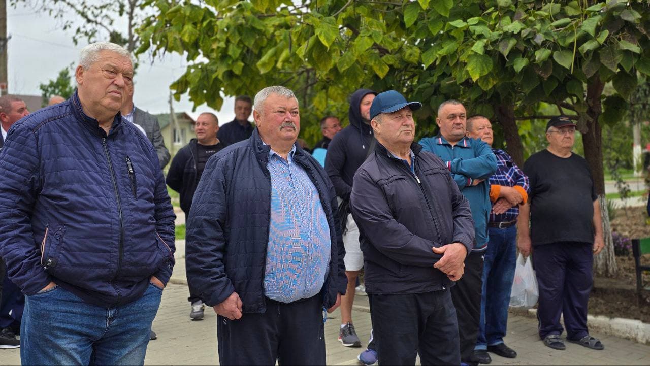 Renato Usatîi propune includerea în Constituție a garanției ca terenurile să nu poată fi vândute străinilor (4)