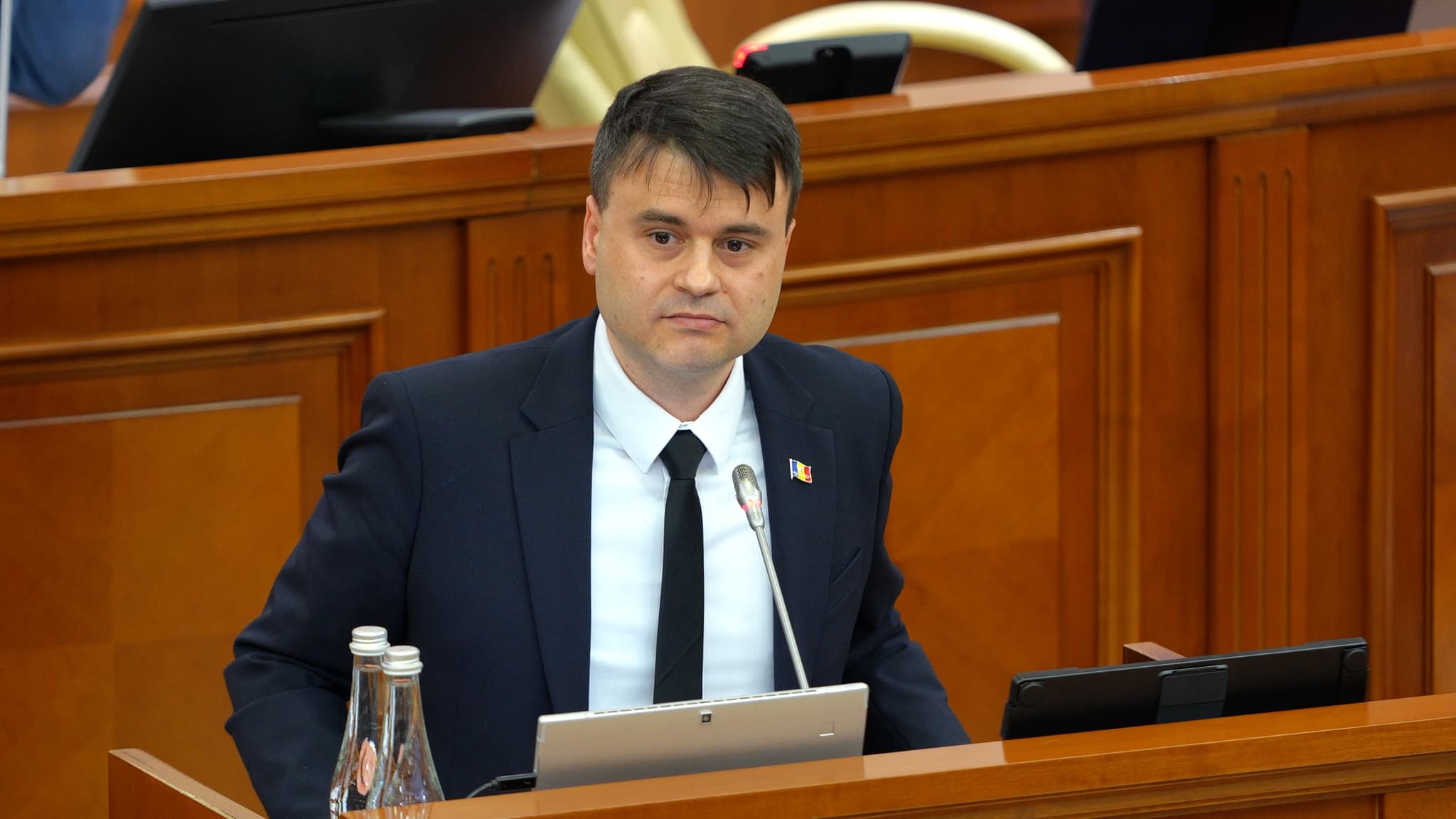 Alexandr Berlinschii, deputat Partidul Nostru: "Tineri trimiși la armată s-au întors acasă în sicriu. Cine răspunde?"