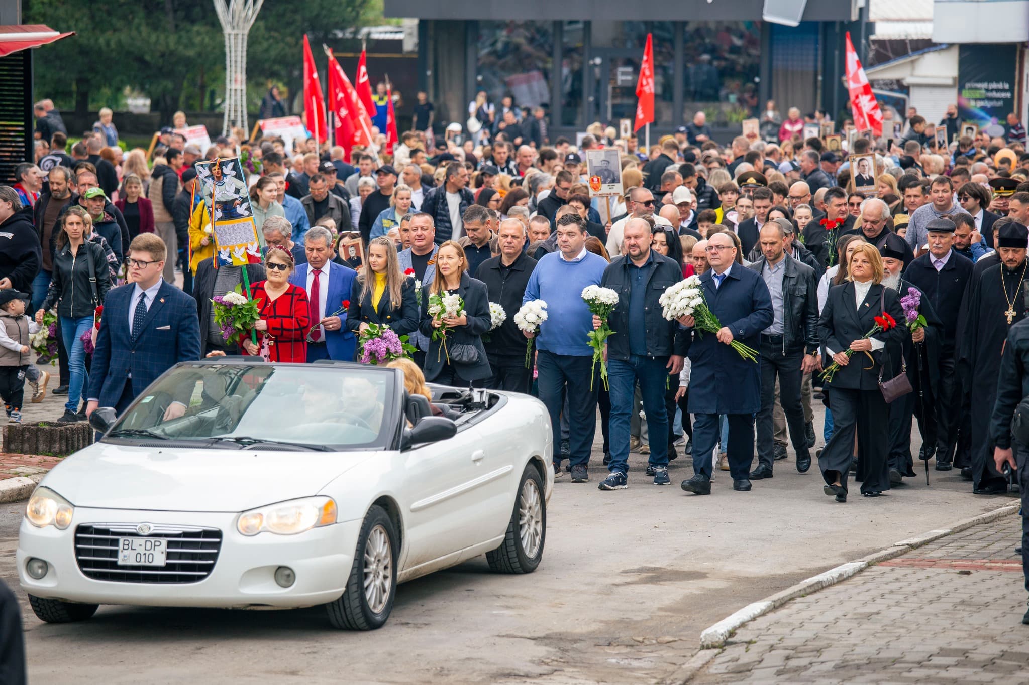 (FOTO) Pe 9 mai, echipele Partidului Nostru din toată țara au omagiat pacea (2)