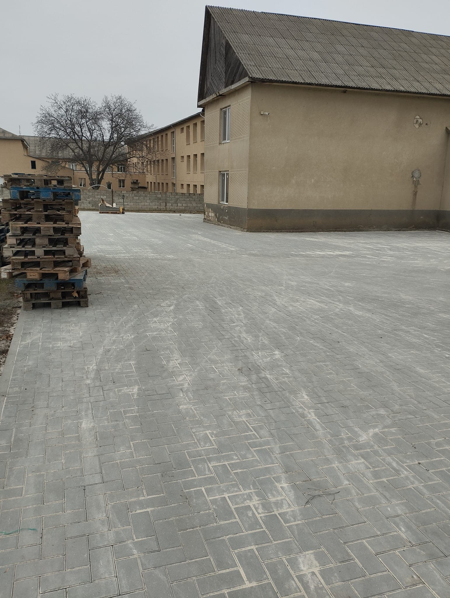 Pavaj nou la grădiniță și la Centrul cultural, iluminat modern pe străzile din comuna Călugăr, raionul Fălești. (2)