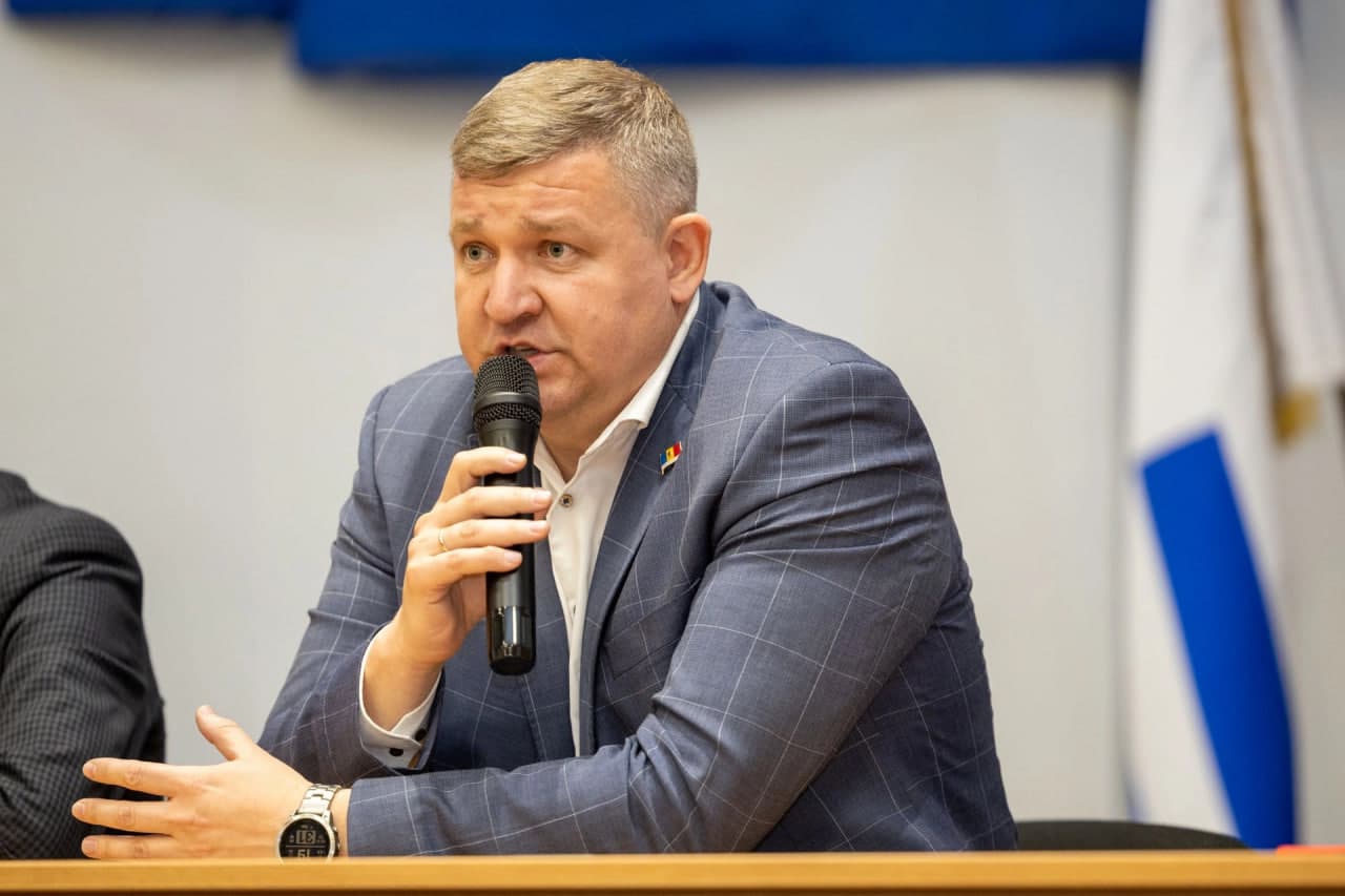 Denis Șova, Partidul Nostru: Poliția a verificat ședința CMC. Cu asta trebuie să se ocupe oamenii legii?