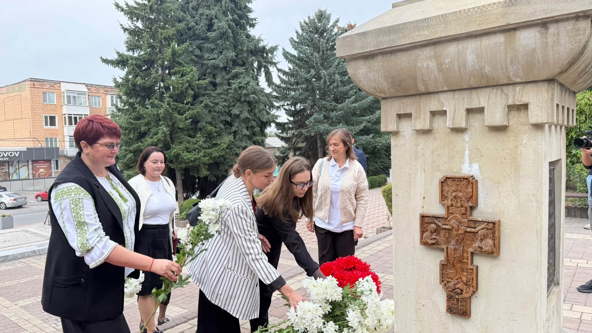 Deputații și primarii Partidului Nostru au marcat Hramul la Rîșcani alături de Victor Bogatico și comunitate, într-o zi de sărbătoare cu evenimente sportive, artistice și inaugurarea unei noi biserici de lemn (11)