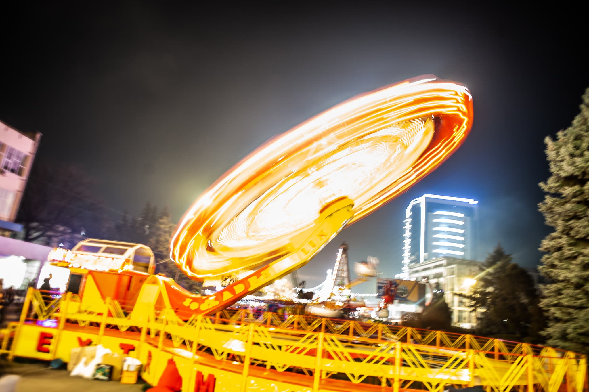 Renato Usatîi a făcut un nou cadou municipiului Bălți – Pomul de Crăciun, iluminatul festiv și decorațiuni (16)