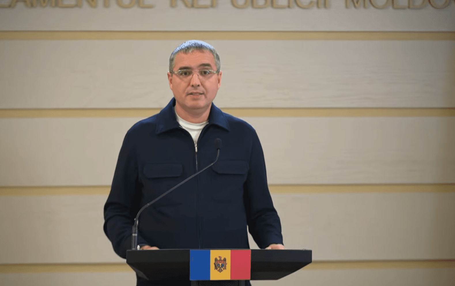 Renato Usatîi: Pentru mine, ca cetățean, traficul de droguri, de armament și de  ființe umane sunt crime la fel de grave. Pentru a le combate eficient, pedepsele pentru trafic trebuie să înceapă de la 15 ani, iar pentru organizarea rețelelor de trafic – închisoare pe viață! 